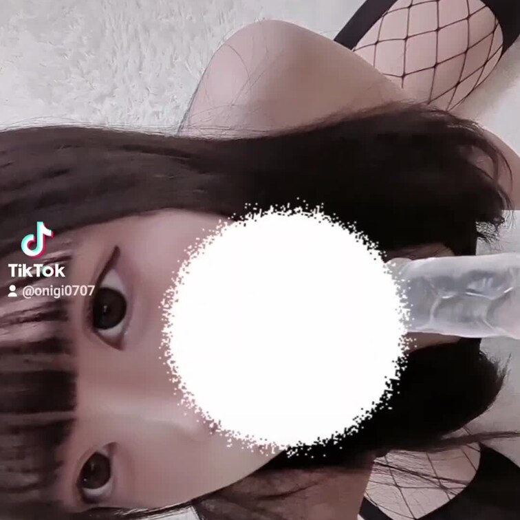 玩具舐めてみました…🥺💖
短い動画だけど沢山見てくれたら嬉しいなぁ🤍💭