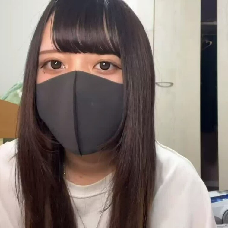 【りん 18 歳】

りんさんのライブ配信動画です
生配信 だと、1 回の有料配信を視聴すると、おおよそ平均 5,