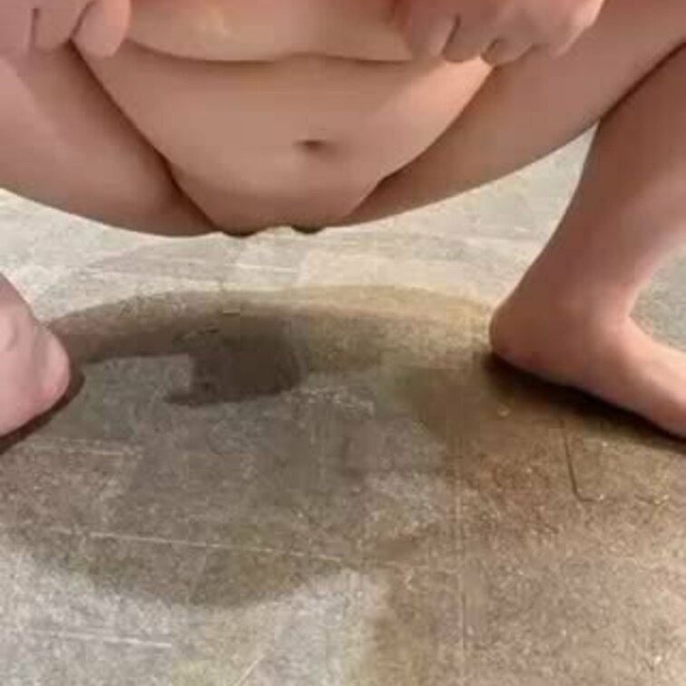 オシッコだよーん放尿中