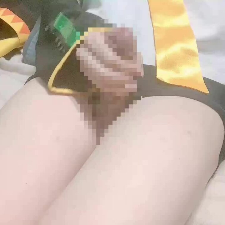今年最後の投稿かー(？)

予想外に出過ぎてベッド汚れた
太ももかかりすぎ｡ﾟ(ﾟ´ω`ﾟ)ﾟ｡