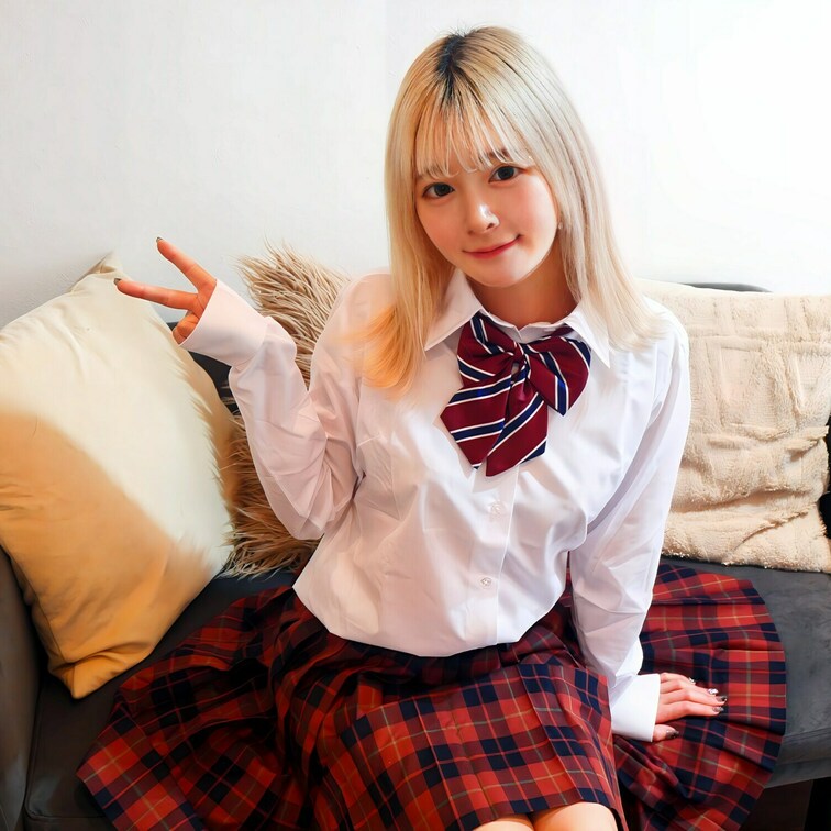 学生時代の制服を引っ張り出してきたよ🌸
