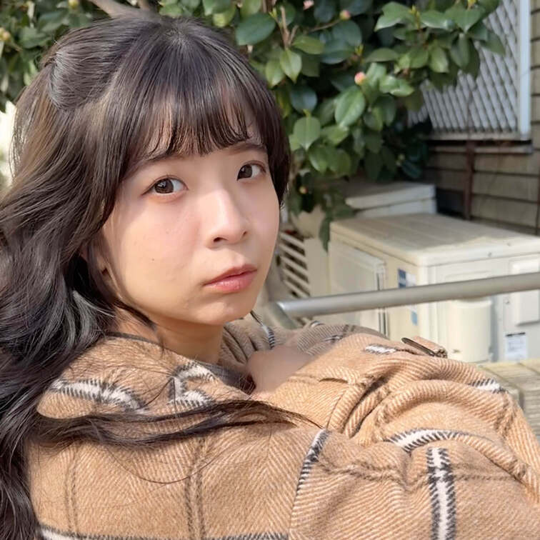 #252【SAE 23歳】
今回ストリートスナップに協力してくれたのは、チェックのロングコートがお似合いのSAEちゃん