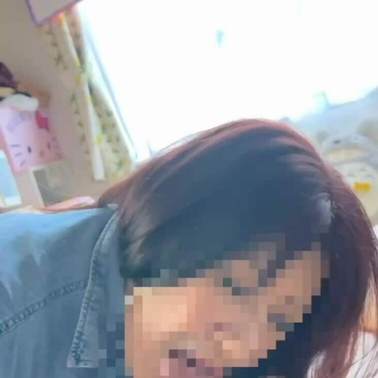人妻ぽっちゃりママさん☺️💕
○○○部屋で若いちん○をしゃぶる。その2
イケナイママ🥰最高。