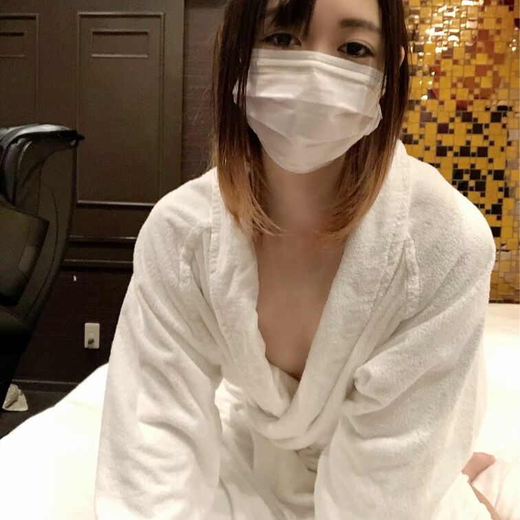 仕事始めお疲れ様でした✨✨✨
連休明けのお仕事は疲労がやばいですよね💦
お風呂入ってゆっくり休んで下さいね💕♨️