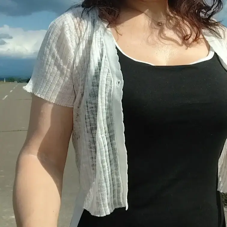♥️露出♥️一本道で乳首を出していたらバイク来た！
