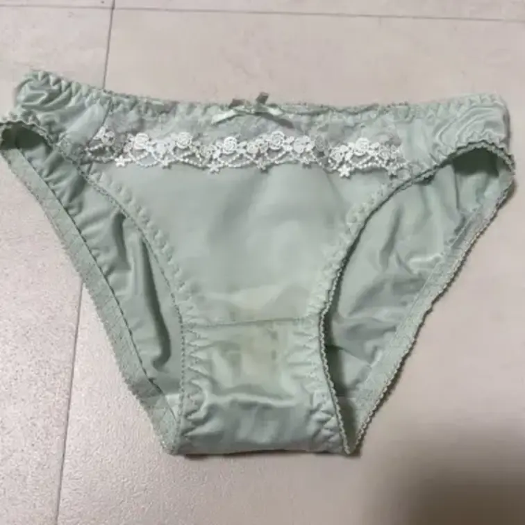 今日のるるの脱ぎたてパンツ🥰