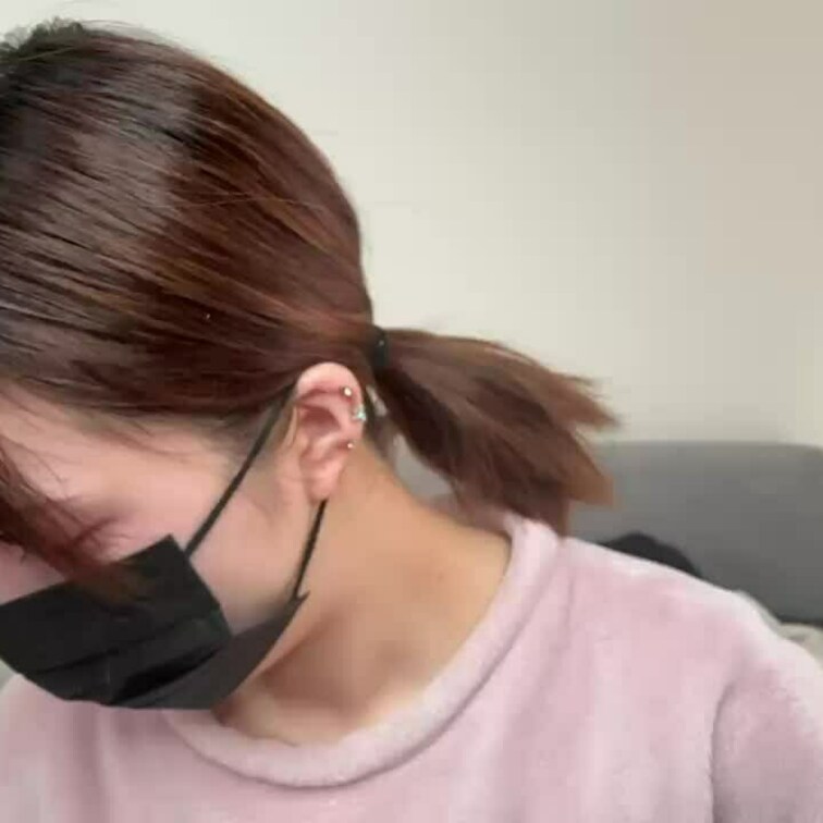 【みれい 20 歳】

みれいさんのライブ配信動画です
生配信だと、1 回の有料配信を視聴すると、おおよそ平均 5