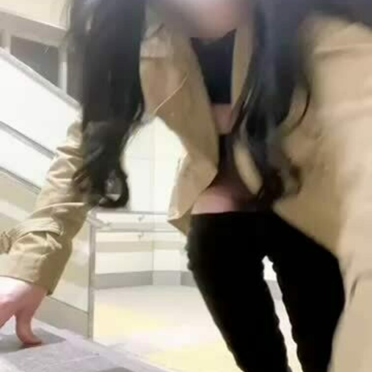 女装っ子さんと別れたあと💕︎
この動画1日色々撮った中で1番のお気に入り💕︎
朝から色んな所で露撮していたからテンシ