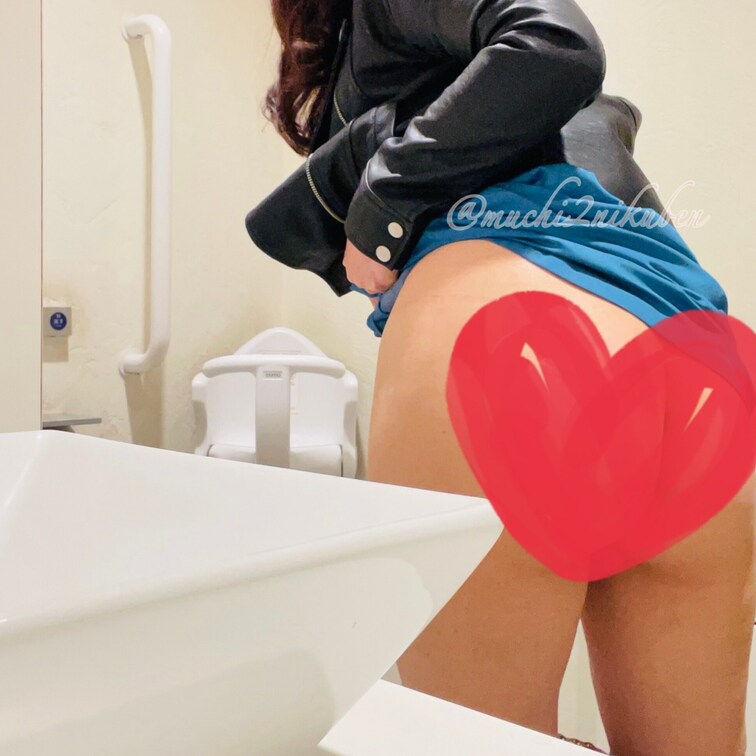 【○○○でデカ尻自撮り】
私のお尻を覗きにいらして下さい🍑🥰