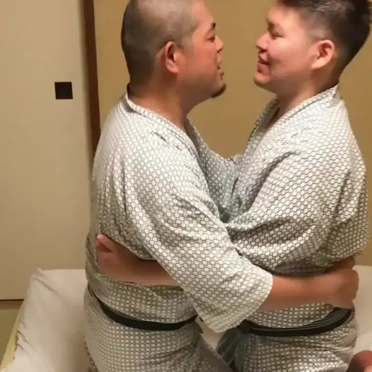 エロい笑顔でおしゃぶりしてるところがカワイイ　尺犬JIN　くんと生堀りSEXしてきました！タチになったJINくんの...