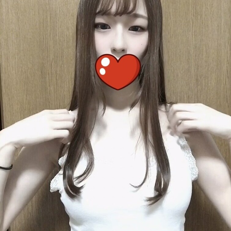 白ニットはおっぱいおっきく見える…？🤔