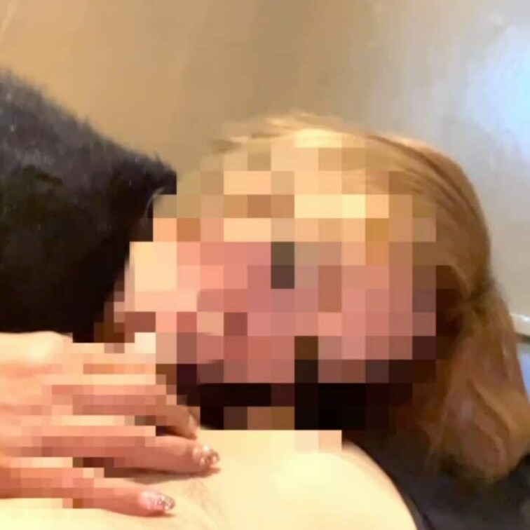 人妻金髪ギャルの濃厚フェラ💕