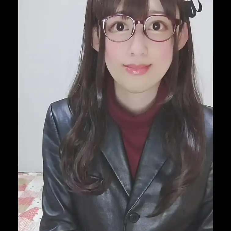 レザーをちょこっとお裾分け〜レザースーツと革手袋で革手コキ&電マオナニー♪最後は革手袋に精子ぶっかけ


革フェチ様の今晩のおかずにどうぞ
私の持っているレザーアイテムを革フェチの皆様と一緒に堪能するために動画投稿はじめました

注意：あくまでレザーアイテムがメインなので女装は低レベルです。服を際立たせるための手段として初心者なりに頑張っていますのでおおめにみてもらえると助かります。