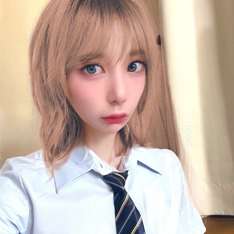 やっすいコスプレ衣装を買ったら、スカートがしょぼ過ぎて結局着てないです、スカートだけ買ってコスしたいなぁ