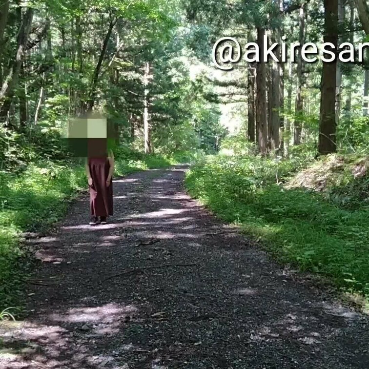 お待たせしました、いよいよ動画の投稿です！Twitterで知り合ったドM露出狂熟女カフェラテさん(40代後半)と初の野外