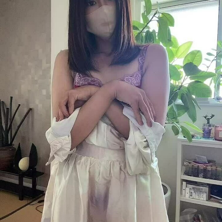 今回は胸出してみたよ☺️💕

あんまり大きい方じゃないから
どうかな☺️

感想また教えて💕