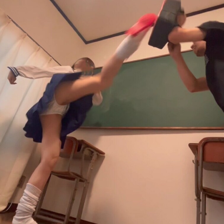 この動画はサンプル動画です。本編はボカシなしだよ！✌　
本編動画のURL↓↓↓
https://myfans.jp/