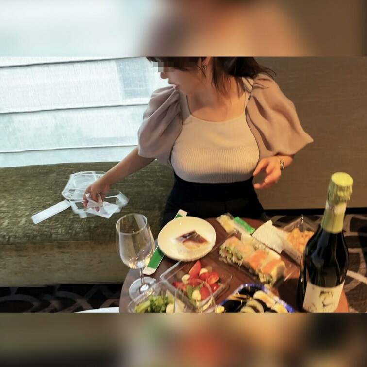 【無料】豊満アラサー女子にホテルデート誘われた。
デートのお相手は会うのが２回目となるアラサー女子。健全な屋外デートの