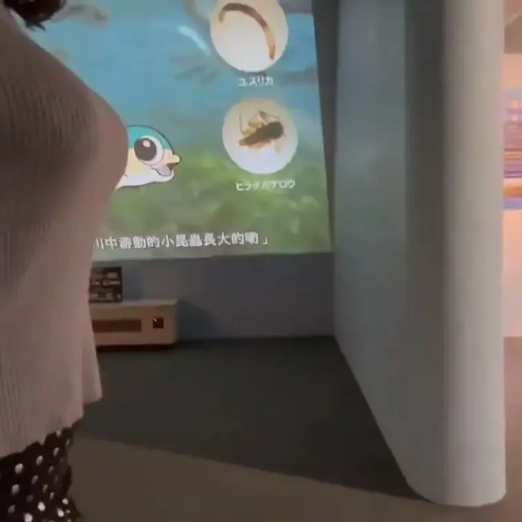 ♥️露出♥️水族館の暗い通路で自撮り