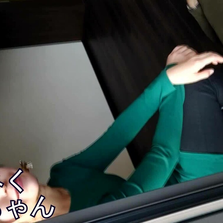 窓のそばで気付かれないように密かにみくちゃんに素足で顔面踏まれるM男VOL２最終章
いよいよカメラも外からの角度も取り
