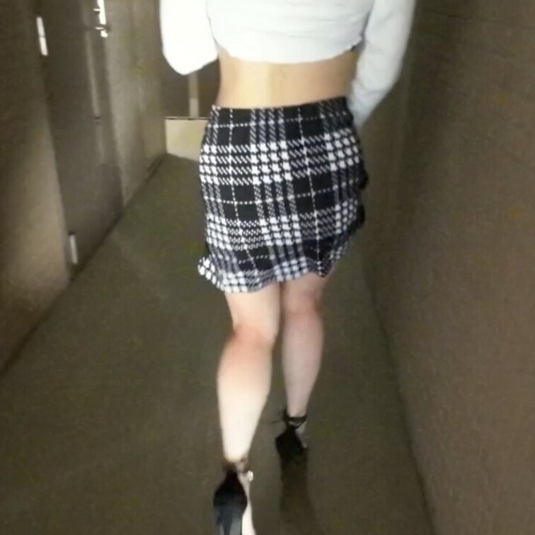 10/18配信です😎

令和最強のビラビラおま○こセレブ妻AKI　野外フェラ玄関でマジイキ

AKIさんファンの