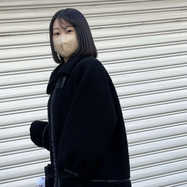 NO.3 《ERIKA》

撮影を協力してくれた街角の美人は、物静かそう小動物系ミニスカ女性のERIKAさん❤️
