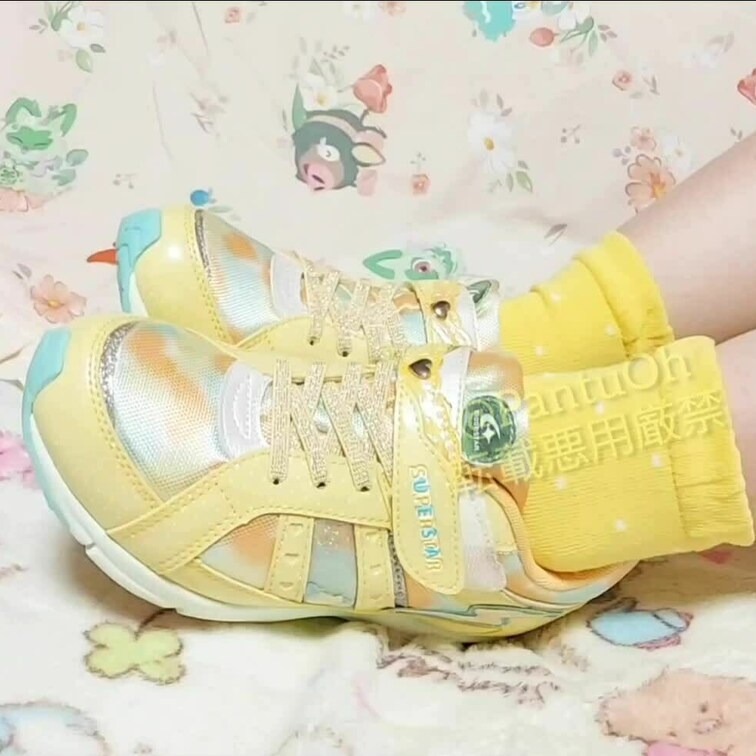 うごく○○○服♡

○○○服というか、○○○靴だけど（笑）

靴裏も可愛いでしょ？
(≧∇≦)

