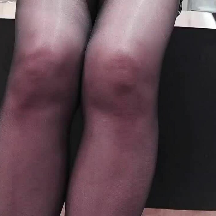 黒ストッキング巨乳OL
電車で見掛けたら
イヤらしい目で見てやって下さい
服の上からなら触っても…

フルバー