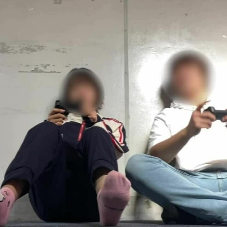 【ファン限定フル動画】🎁

彼女とゲームした後にちんちん触ってほしいってお願いしたら恥ずかしがりながら見て手コキフェ