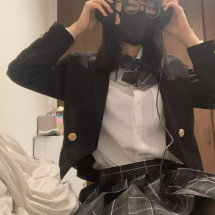 【かぬれ 18 歳】

かぬれさんのライブ配信動画です
生配信 だと、1 回の有料配信を視聴すると、おおよそ平均 
