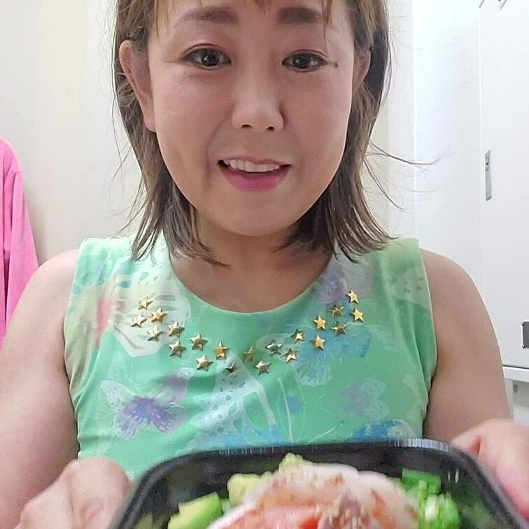 撮影会の控え室の様子📹️
モグモグ😋✨