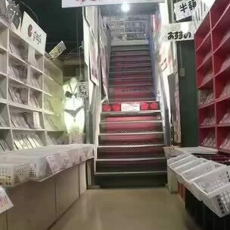 レンタルビデオ店-3-