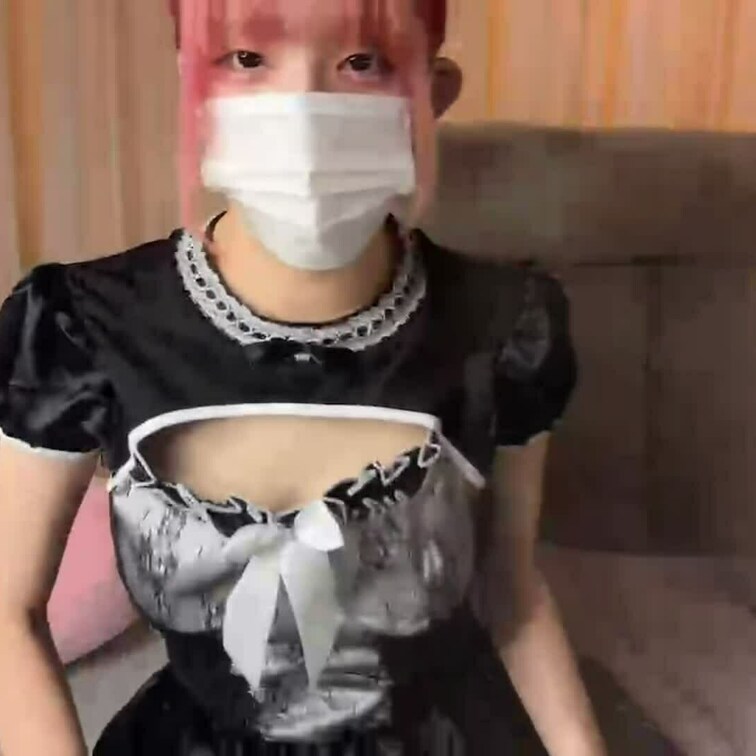 【みれい 20 歳】

みれいさんのライブ配信動画です
生配信 だと、1 回の有料配信を視聴すると、おおよそ平均 