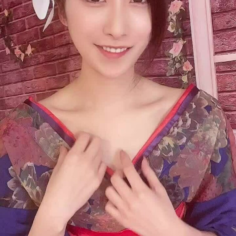 窓を開けて撮ってしまったため、
外部の音が気になる動画になってしまいました😅


衣装、いかがでしょうか？😊
