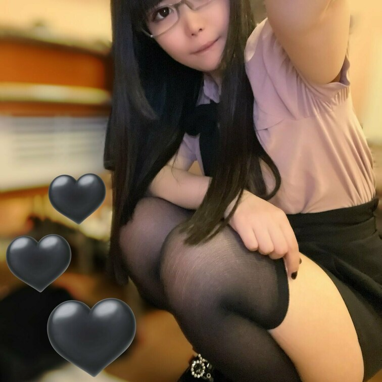 むちむち量産型女子

スカートが短い！階段注意だね、、、、、

これでえろ動画とりたいな