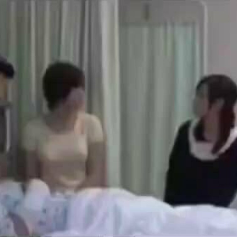 入院してたらさぁ、親戚の美人○○○○○○がきてくれたからねぇ、隠れながらヤッちゃった💘
○○○と○○○とさぁ、こうたい