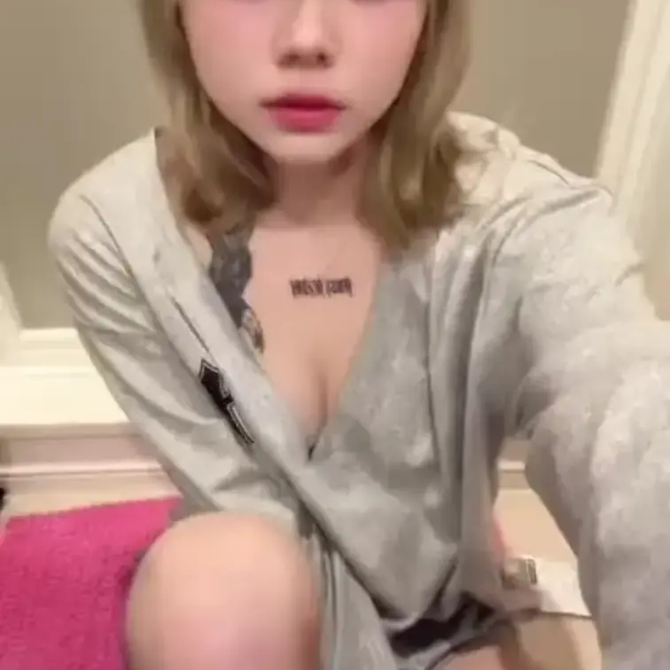みんなお待たせー！動画が長すぎて少し投稿に時間がかかったけど、無事投稿できたよ！遅れたクリスマスプレゼントだね🎄🎁
こ