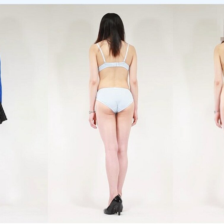 20代の女性が服を着た状態、下着姿、全裸でカメラに撮影される。

着衣の様子とブラジャーとパンツ、ヌードを比較して見