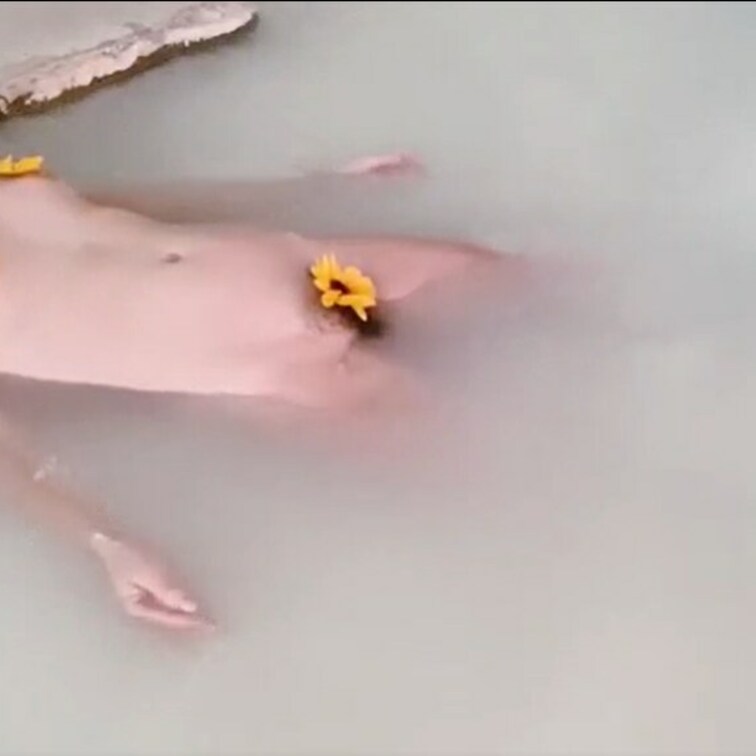 ⭐️お気に入り》ボタンを押すと、なっちが喜びます🍒✨

つい、いろんなところでやってしまうのですが、お花のニップレス