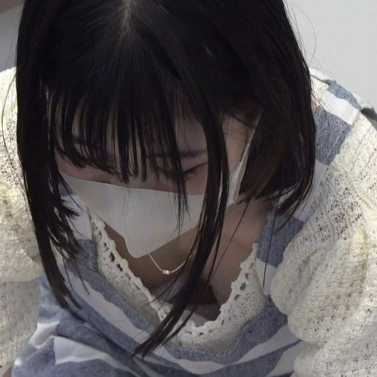 ちょい見せ。本編はこちらから→
#02【胸チラ/パンチラ】童顔JDのぷっくりパイ/金髪美女のシミパン!エロマン毛!!