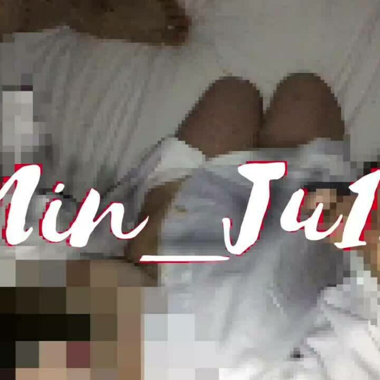 【第1回 初他人棒】前回の近めver
Wちんこを妻が気持ち良くしてあげる画は最高ですね😏
