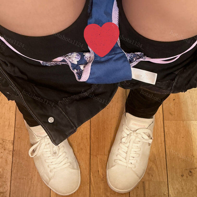 バイト先でもビチョビチョ…

#フェチ
#変態
#パンツ
#ブラジャー
#パンティー
#OL
#クロッチ