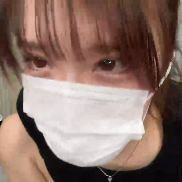 【みれい 20 歳】

みれいさんのライブ配信動画です
生配信だと、1 回の有料配信を視聴すると、おおよそ平均 5