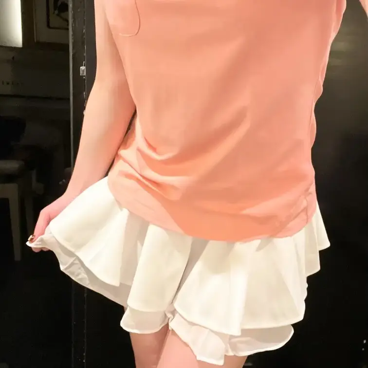 おしっこを限界まで我慢して、おもらししてしまったりおトイレ以外の場所で大量放尿するのが大好きです♡
おしがま自体はつら