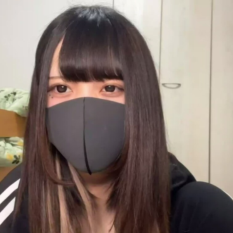 【りん 18 歳】

りんさんのライブ配信動画です
生配信 だと、1 回の有料配信を視聴すると、おおよそ平均 5,