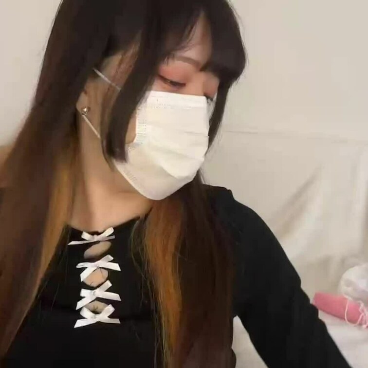 【みれい 20 歳】

みれいさんのライブ配信動画です
生配信 だと、1 回の有料配信を視聴すると、おおよそ平均 