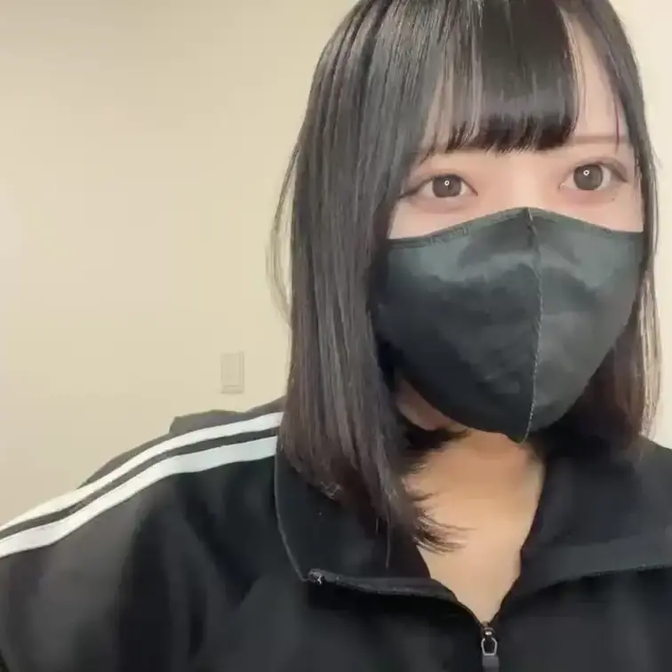 【りん 19 歳】

りんさんのライブ配信動画です
生ライブ配信だと、1 回の有料配信を視聴すると、おおよそ平均 