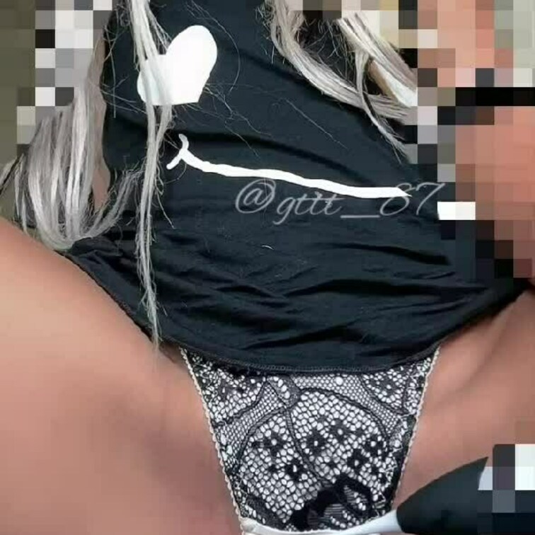 恒例のオナニー動画です🤭🖤
イクのが早くて動画短いけど見てオカズにしてね🩷