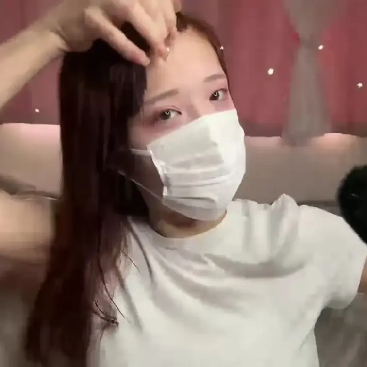 【みれい 20 歳】

みれいさんのライブ配信動画です
生ライブ配信だと、1 回の有料配信を視聴すると、おおよそ平