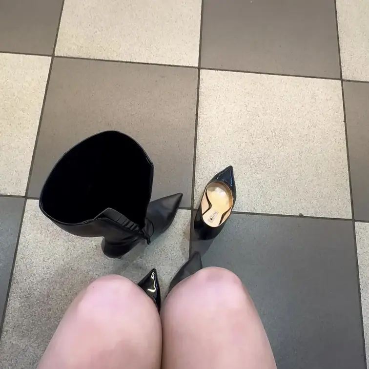 ブーツが修理から戻ってきた
匂いはそのまま
店員さんかわいそう